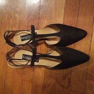 KENNETH COLE Closed-toe heels size 8!